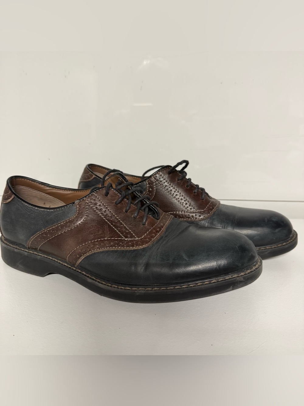 Classic Two-Tone Leather Derby Shoes - Black and Brown